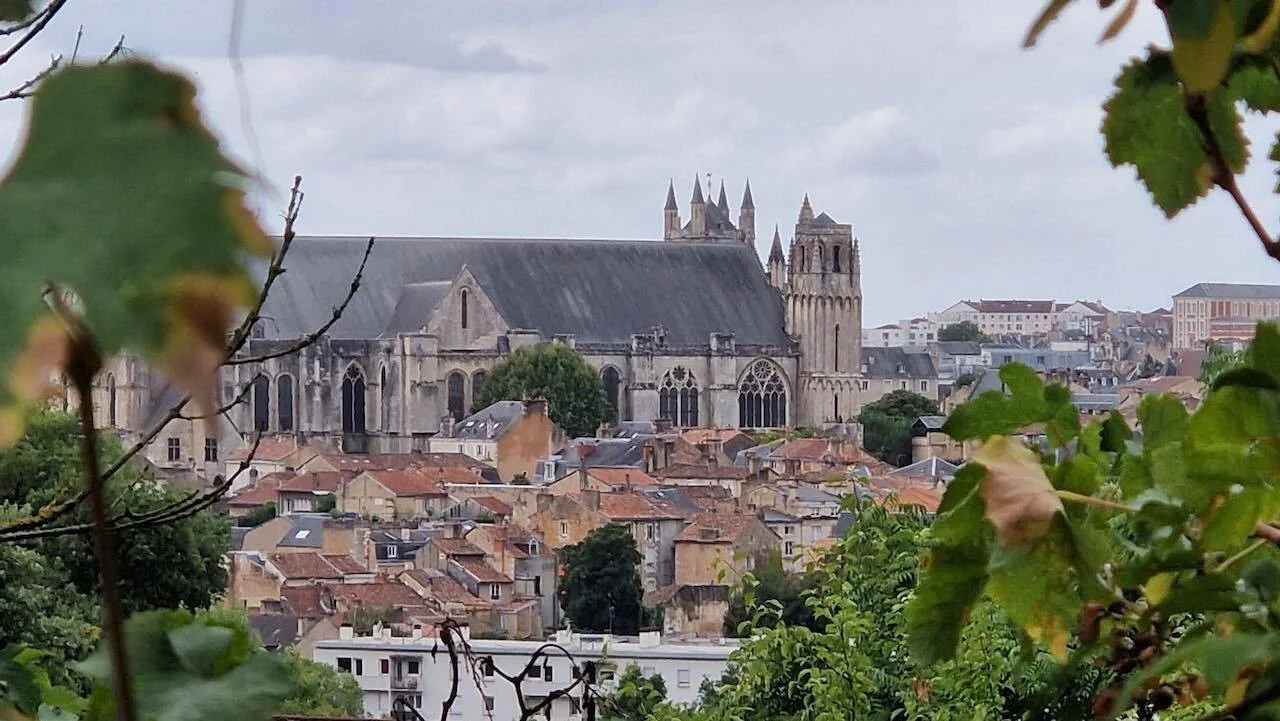 20251006153526_poitiers-vue-du-haut-nouveau.jpg